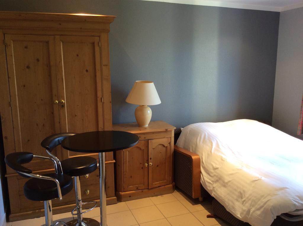 Residence Hotel Les Ducs De Chevreuse Avec Hebergement, Repas & Pdj, Seminaire, Bureau & Parking Δωμάτιο φωτογραφία