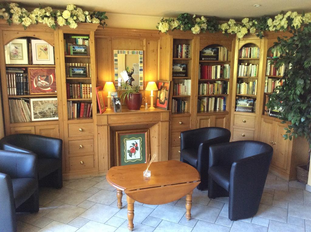 Residence Hotel Les Ducs De Chevreuse Avec Hebergement, Repas & Pdj, Seminaire, Bureau & Parking Εξωτερικό φωτογραφία