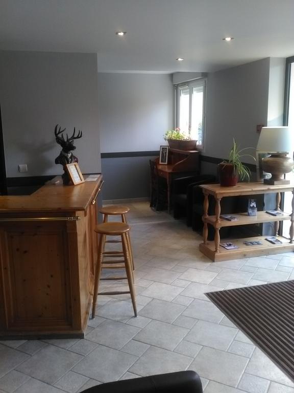 Residence Hotel Les Ducs De Chevreuse Avec Hebergement, Repas & Pdj, Seminaire, Bureau & Parking Εξωτερικό φωτογραφία