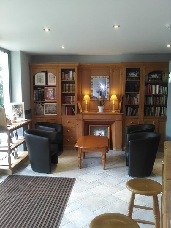 Residence Hotel Les Ducs De Chevreuse Avec Hebergement, Repas & Pdj, Seminaire, Bureau & Parking Εξωτερικό φωτογραφία