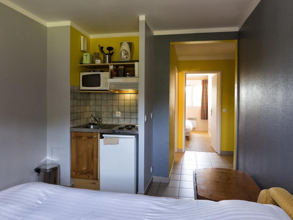 Residence Hotel Les Ducs De Chevreuse Avec Hebergement, Repas & Pdj, Seminaire, Bureau & Parking Εξωτερικό φωτογραφία