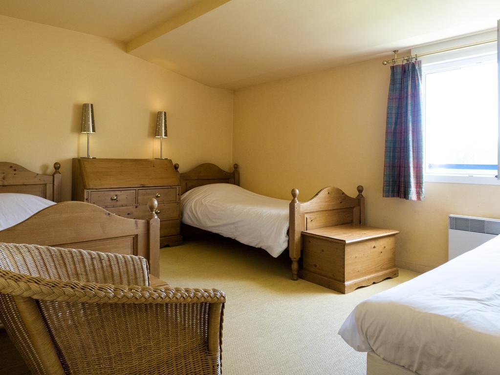 Residence Hotel Les Ducs De Chevreuse Avec Hebergement, Repas & Pdj, Seminaire, Bureau & Parking Εξωτερικό φωτογραφία