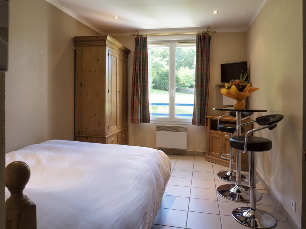 Residence Hotel Les Ducs De Chevreuse Avec Hebergement, Repas & Pdj, Seminaire, Bureau & Parking Εξωτερικό φωτογραφία